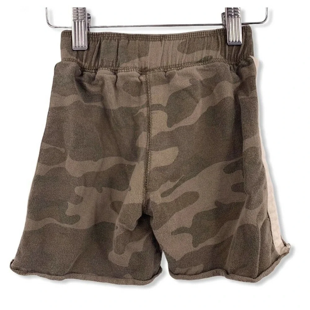 Old Navy Camiflague Knit Shorts 3T‎